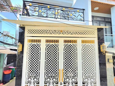 Nhà đẹp   1 lầu   4 tỷ 790   xe hơi  tới nhà   kế quận 7 0