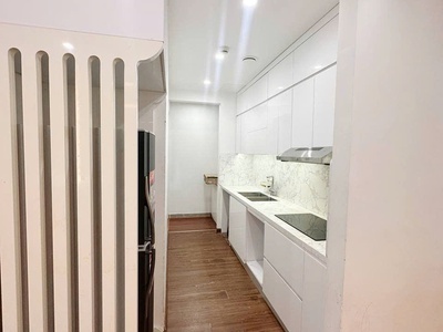 Cho thuê chung cư 90 nguyễn tuân, 70m, 2 phòng ngủ, đủ đồ có slot oto 6