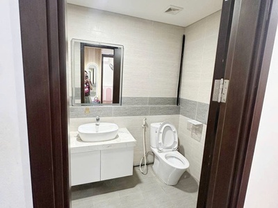 Cho thuê chung cư 90 nguyễn tuân, 70m, 2 phòng ngủ, đủ đồ có slot oto 8