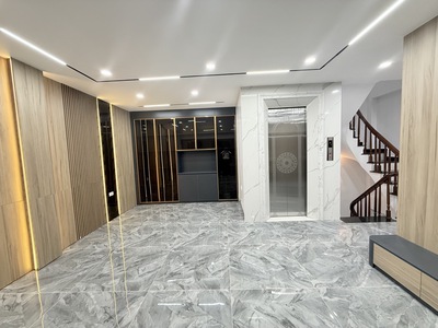 Bán siêu phẩm long lanh nhà 6 tầng thang máy ô tô đường hoàng mai 5