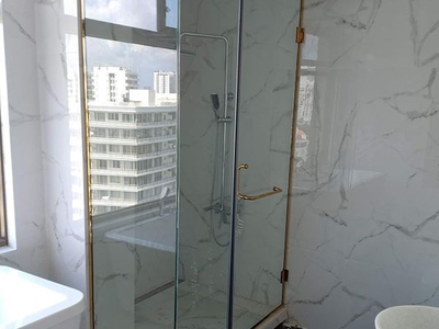 Vách kính tắm sang trọng nâng tầm đẳng cấp phòng tắm 0