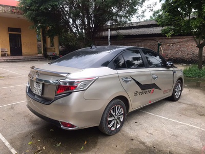 Chính chủ bán xe Toyota vios E 2017 số sàn 0