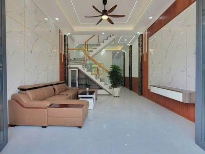 Nhà 1 trệt 1 lầu giá chỉ 2 tỷ 3 - Sổ hồng riêng - Ngay kcn cầu Tràm 1