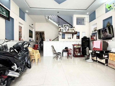 Nhà 2 tầng 80m2 ngang hơn 5 mét ô tô cách 10m gần lê thị riêng quận 12 - giáp gò vấp. chỉ 3,37 tỷ tl 0
