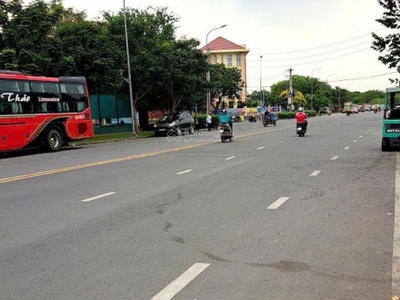 Mặt tiền 20m đường bờ bao tân thắng- kế bên aeon mall tân phú 8x34 giá chỉ 37.8 tỷ 2