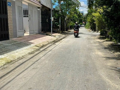 Nhà góc 2 mt đẹp, gần trường trấn biên, đường nhựa 6m thông chỉ 3,5 tỷ 4