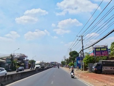 Cần bán gấp lô đất tặng nhà mặt tiền quốc lộ 1a gần cổng chào hố nai 3 giáo xứ ngũ phúc 2