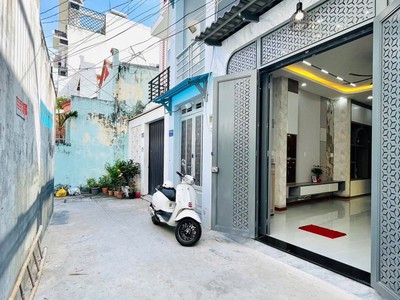 Nhà gần công viên làng hoa hẻm cụt an ninh đường trước nhà 4m 0