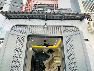 Nhà gần công viên làng hoa hẻm cụt an ninh đường trước nhà 4m 1