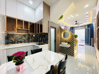 Nhà gần công viên làng hoa hẻm cụt an ninh đường trước nhà 4m 3