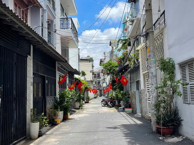 Nhà hẻm ô tô ngay chợ phạm văn bạch 0