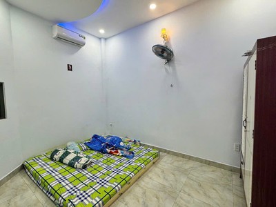 Nhà hẻm ô tô ngay chợ phạm văn bạch 3