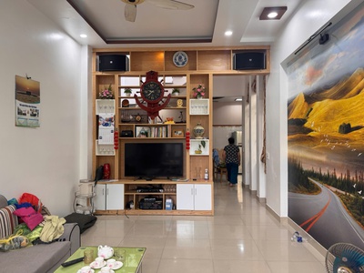 Cần bán nhà 4 tầng độc lập tại đường Chợ Hàng   Giá siêu tốt 0