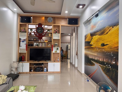 Cần bán nhà 4 tầng độc lập tại đường Chợ Hàng   Giá siêu tốt 1