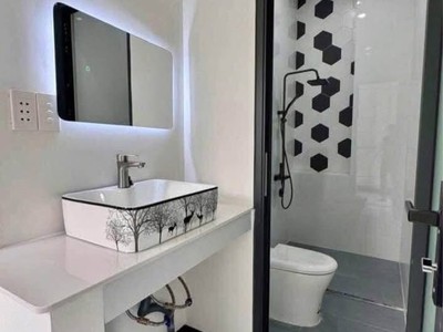 Nhà phố hiện đại   Mt đường rộng   Giá chỉ 2 tỷ 4 4