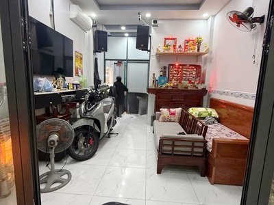 Nhà 2 tầng đường ba đình gần cầu nguyễn tri phương p9 q8 0