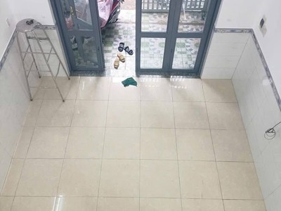 Nhà 2 tầng đúc mới tinh    sát chợ hiệp thành   48m    chỉ 3,7 tỷ tl   vào ở ngay. 2