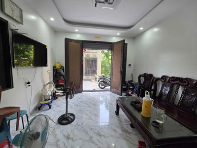 Bán nhà  cổ linh thạch bàn long biên   39m    4 tầng   ngõ ô tô   4 phòng ngủ   7,8 tỷ   sổ đỏ 0