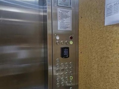 Ằm trong khu đô thị ciputra, khu vực  nổi tiếng về an ninh và dân trí  nơi có nhiều khách nước 1