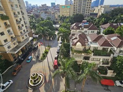 Ằm trong khu đô thị ciputra, khu vực  nổi tiếng về an ninh và dân trí  nơi có nhiều khách nước 4