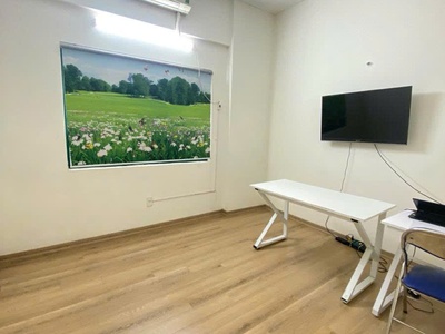 Bán Căn Hộ Tòa Chung Cư Tọa Lạc Tại Mặt Phố Đỗ Nhuận 0