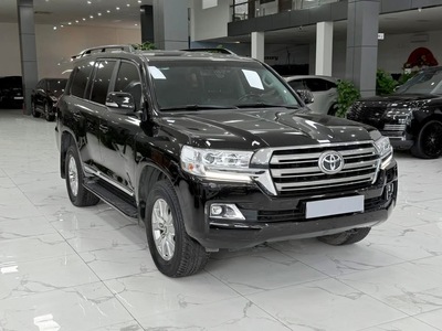 Bán Toyota Land Cruiser 4.6V8 sản xuất 2019. Xe quá mới. 4