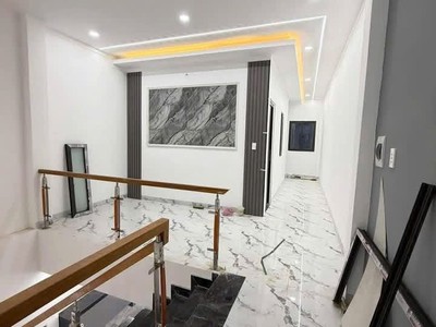 Nhà phố 1 trệt 2 lầu sang trọng   Đồng bộ vip   Giá chỉ 2 tỷ 4 4
