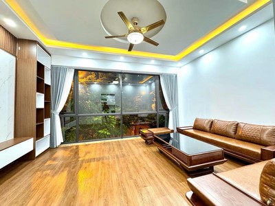 Nhà cầu diễn 6 tầng, 60m , 2 thoáng, ô tô tránh, cạnh hoàng quốc việt kéo dài 3