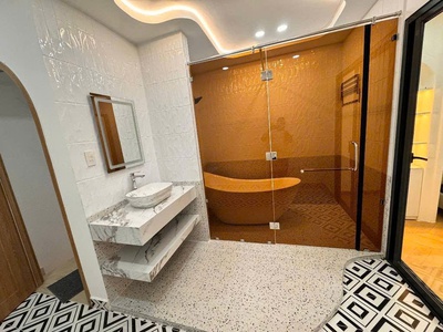 Sát q.1 - nhà đẹp 5 tầng btct - 4 phòng - full nội thất - sổ nở hậu - nhỉnh 8 đồng 4