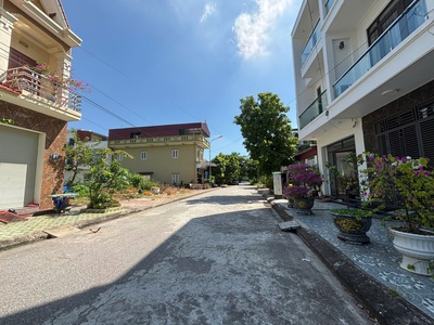 Bán nhà TĐC Sân Bay   Tràng Cát dt 59,92m2 đường nhựa rộng 6m vỉa hè mỗi bên 3m có nhà cấp 4 trên đấ 0