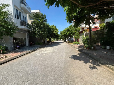 Bán nhà TĐC Sân Bay   Tràng Cát dt 59,92m2 đường nhựa rộng 6m vỉa hè mỗi bên 3m có nhà cấp 4 trên đấ 1