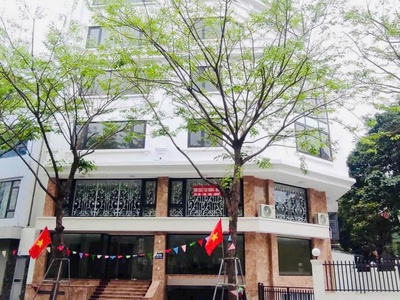 Toà văn phòng  hạng a mặt phố  phạm văn đồng - lô góc, vỉa hè ô tô tránh, kinh doanh - pccc, hoàn 0