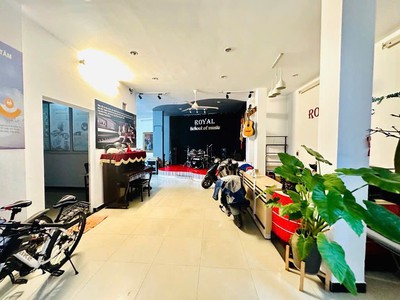 Nhà Trần Hưng Đạo 150M2x3T, MT 6,3M 78 Tỷ Lô Góc 3 Thoáng SDCC Ô TÔ Tránh Đỗ 1