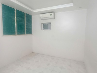 Hoàng quốc việt   90m    mt 5.6m   sân trước   gần công viên nghĩa tân   21.5 tỷ 3
