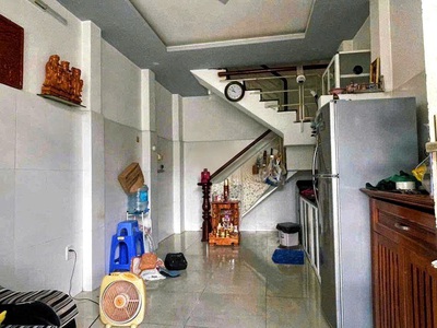 Nhà hẻm âu dương lân p.chánh hưng, giá : 3.3 tỷ  t/l 0