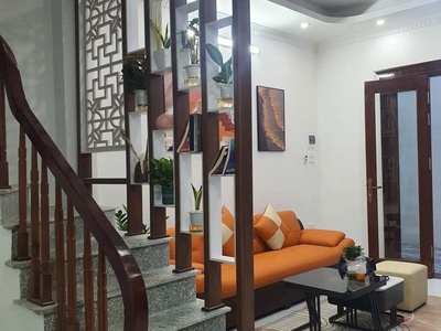 Công cuộc sát nhập, phải chuyển về quê, em trai mình cần bán căn nhà đẹp thạch bàn, long biên 2