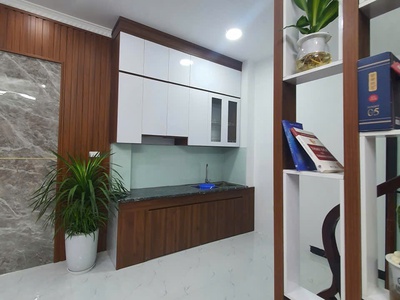 Công cuộc sát nhập, phải chuyển về quê, em trai mình cần bán căn nhà đẹp thạch bàn, long biên 3