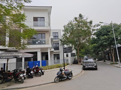Cho thuê biệt thự vạn phúc, 200m2, 4 tầng, thang máy làm văn phòng, nhà ở 1