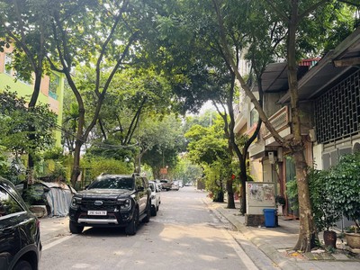 Nhà cổ linh, hàng xóm tttm aeon long biên 90m2, 4t, mt5m, vỉa hè, kinh doanh - 26 tỷ 1
