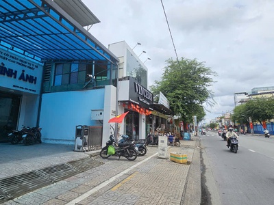 Bán gấp nhà mặt tiền 146 bis trường chinh, p.13, q. tân bình 2
