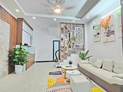 Bán nhà ngô gia tự 30m2 5 tầng xây mới gần ô tô tránh giá nhỉnh 5 tỷ 1