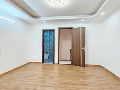Bán nhà ngô gia tự 30m2 5 tầng xây mới gần ô tô tránh giá nhỉnh 5 tỷ 4