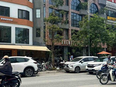 Bán toà 9 tầng mới tinh - mặt phố hai bà trưng - 140m2 - 65 tỷ 0