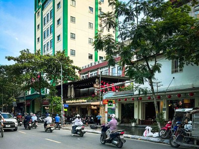 Bán toà 9 tầng mới tinh - mặt phố hai bà trưng - 140m2 - 65 tỷ 2