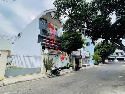 Bán nhà mặt tiền đường lam sơn, cách lê hồng phong 15m - tp nha trang dt : 168,4m2  giá bán : 18 tỷ 2