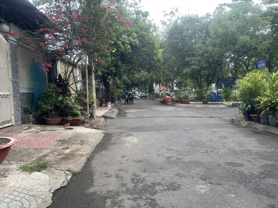 Chuyển hướng kinh doanh bán căn nhà tâm huyết- khu phân lô sát chợ hiệp thành- mặt tiền đường nội 3