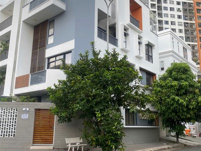 Bán góc 2 mt an phú quận 2 , ngang 7m cách vài căn ra đg thương mai sầm uất 2