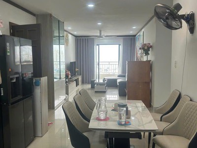 Cơ hội vàng  bán gấp căn hộ 131m2, 3pn, tầng 18, view đẹp, sổ hồng, q7, giá chỉ 4.6 tỷ, đường trần 3
