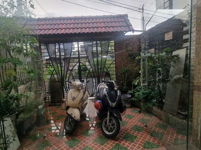 Gấp bán giảm mạnh sốc 600 triệu còn 7.6 tỷ.  nhà 2 tầng hẻm nhựa 8m xe tải tránh thông tứ 1