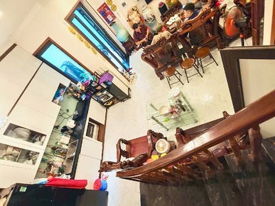 Quan hoa 61m giá 14,5 tỷ-nội thất đẹp,dân xây,ngõ ba gác,thông,gần phố 3